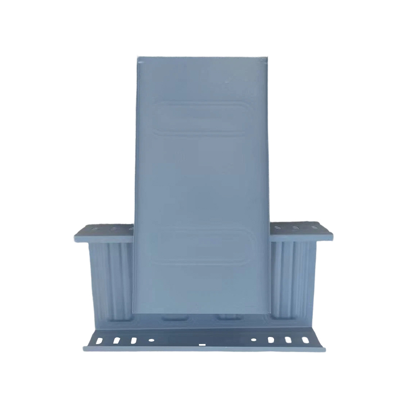 How do the flame-retardant materials in fireproof plastic bridges form a heat-insulating carbon layer at high temperatures to slow down flame spread?